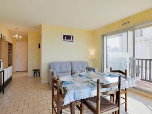 Apartment Cabourg Beach by Interhome