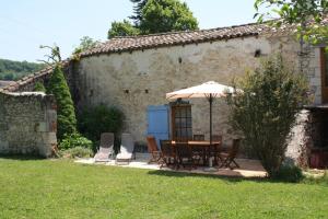 Maisons de vacances Gites Grand Pre ! et la Roulotte de Roquecor : photos des chambres