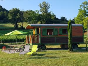 Maisons de vacances Gites Grand Pre ! et la Roulotte de Roquecor : photos des chambres