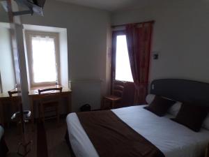 Hotels Logis Hotel de France : photos des chambres