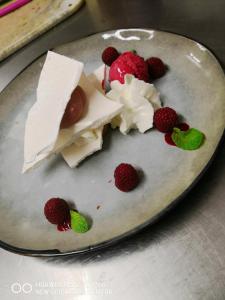 Hotels Logis Hotel de France : photos des chambres