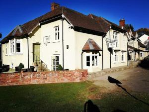 The Lion, High Street, Leintwardine, Shropshire SY7 0JZ, England.