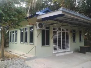 DZe Homestay Singkir Genting - Kampong Merbok