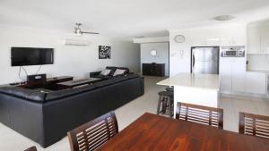 Amalfi Unit 11 AboveElse 50 King Street