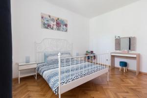 Zdenka new&cozy central apartment