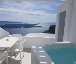 Tholos Resort Santorini Greece