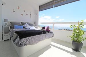 Preciosas vistas al mar. Piscina. Playa San Juan