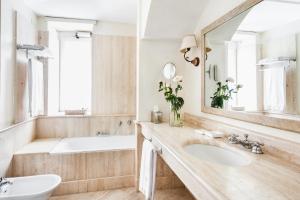 Classic Double Garden Side Room