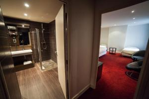 Hotels The Originals Boutique, La Maison Rouge, Lens Ouest (Qualys-Hotel) : photos des chambres