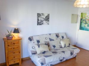 Apartment Les Marines de Port Canet by Interhome