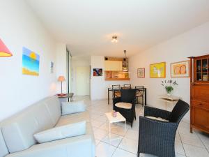 Apartment Grand Sud-4 by Interhome
