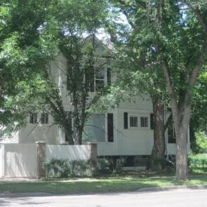 Charles Street Vacation Home - Claresholm