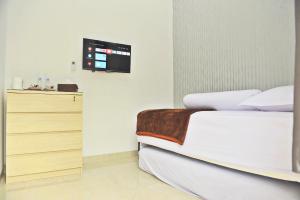 Phòng 2 Giường Đơn Với Phòng Tắm Riêng (Twin Room with Private Bathroom)