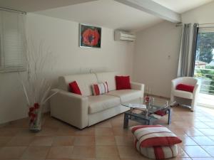 Appartements Le petit cassis vue mer appartement 70m2 piscine : photos des chambres