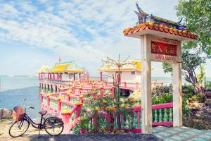 Kroque Boutique & Bistro