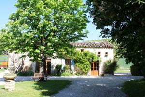 Maisons de vacances Gites Grand Pre ! et la Roulotte de Roquecor : photos des chambres