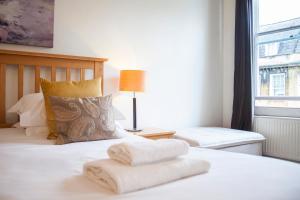 Stunning Spacious Central Apartment near Parade Gardens