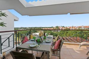 Superb, relaxing and tranquil 3 bed Apartment in Central Algarve