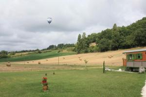Maisons de vacances Gites Grand Pre ! et la Roulotte de Roquecor : photos des chambres