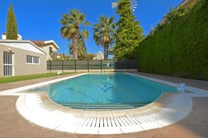 Villa Daryah Sirina Bay