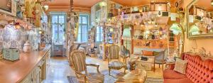 Lavender Circus Hostel, Doubles & Ensuites
