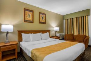  King Room with Courtyard View - Non-Smoking room in Quality Inn Palm Springs Downtown