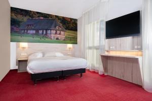 Hotels The Originals City, Hotel Acadine, Pont-Audemer : photos des chambres