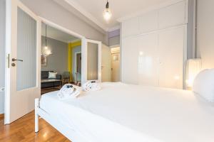 Athens Boutique Apartment by Cloudkeys