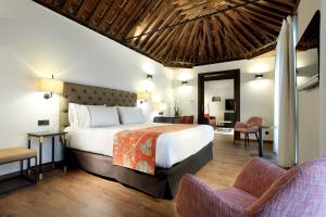 Junior Suite room in Eurostars Catedral