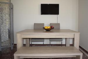 Modern Apartment with Garden