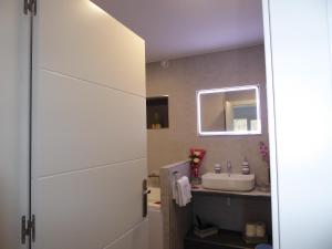 Double Room with Terrace room in Balcón de la Len