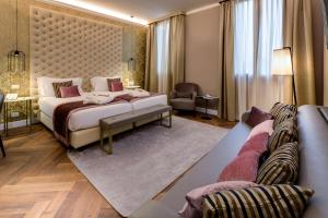 Deluxe with Sofabed room in BW Premier Collection CHC Continental