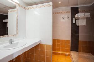 Hotels Hotel Restaurant Plaisance-Piscine couverte et chauffee- Proche Sarlat- : photos des chambres