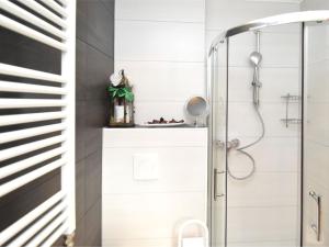 Gemütliches Ferienhaus mit Pool in Blankenburg