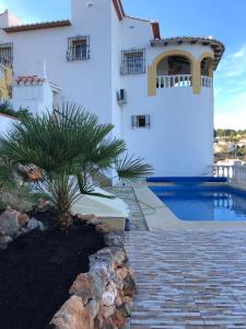 Villa Arturo Tossal Gross