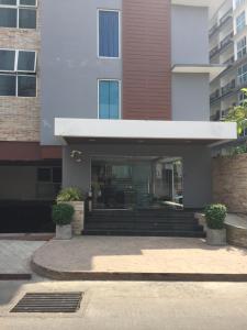 The Avenue Residences