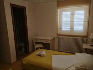 Guesthouse Barboska - big outdoor swimming pool & private tennis court