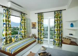 Muses Studios Sami - Sami