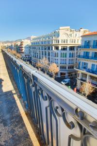 Appartements NICE ETOILE AP1007 by Riviera Holiday Homes : Appartement