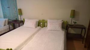 Spitaki Spata Airport Studio