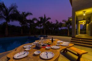 StayVista at Shubmann Villa with Pvt Pool & River View