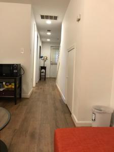 STEPS to CONVENTION CENTER, DOWNTOWN DC, METRO STATION: PRIVATE APARTMENT