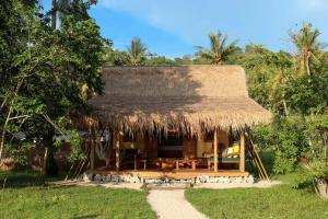 Gili Asahan, Central Sekotong, West Lombok Regency, West Nusa Tenggara 83365, Indonesia.