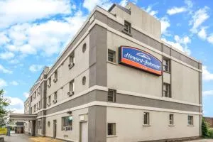 多伦多霍华德约翰逊湖西畔酒店 - 米西索加