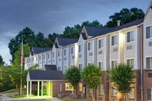 Microtel Inn by Wyndham University Place - Concord
