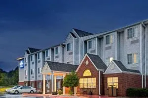 Microtel Inn & Suites by Wyndham Statesville - Conover