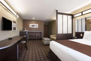 Microtel Inn & Suites by Wyndham Kenedy Karnes City