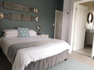 The Waterfront Cottage F12