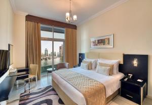 Deluxe One-Bedroom Apartment with Free Beach Transfer and 30% F&B Discount room in Pearl Marina Hotel Apartment