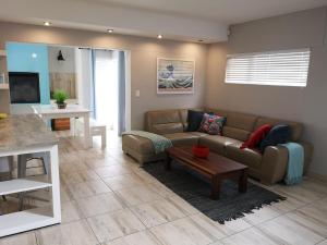 The Waterfront Cottage F12